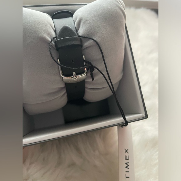 New! Timex Watch - Picture 2 of 3